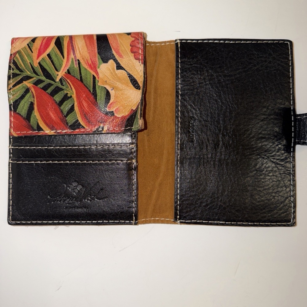 Patricia Nash Floral Leather Passport Wallet Travel Organizer Snap Closure - Picture 3 of 8